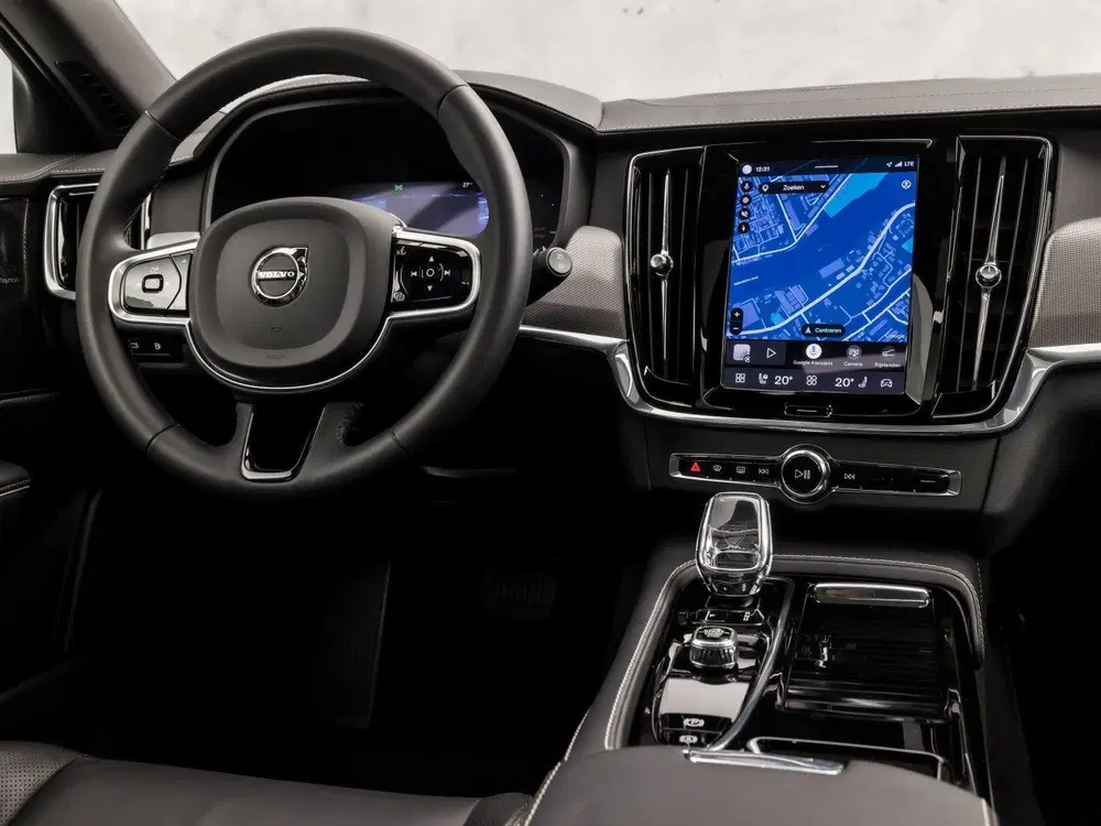 Volvo V90 2.0 T6 Plug-in hybrid AWD Ultimate Dark WE uit 2024, foto 7