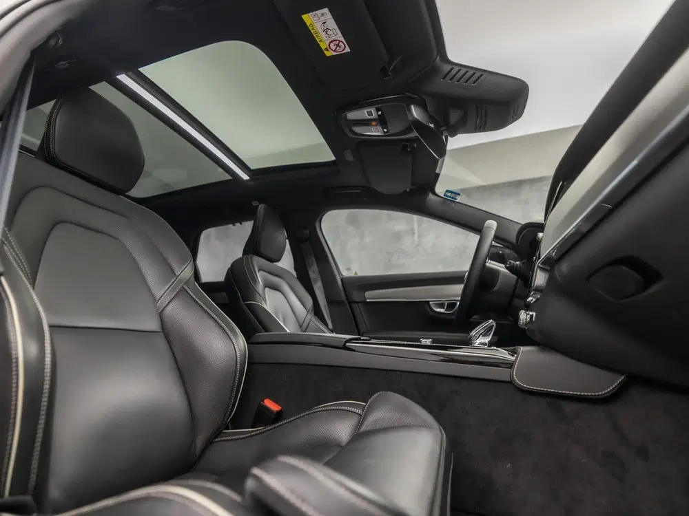 Volvo V90 2.0 T6 Plug-in hybrid AWD Ultimate Dark WE uit 2024, foto 8