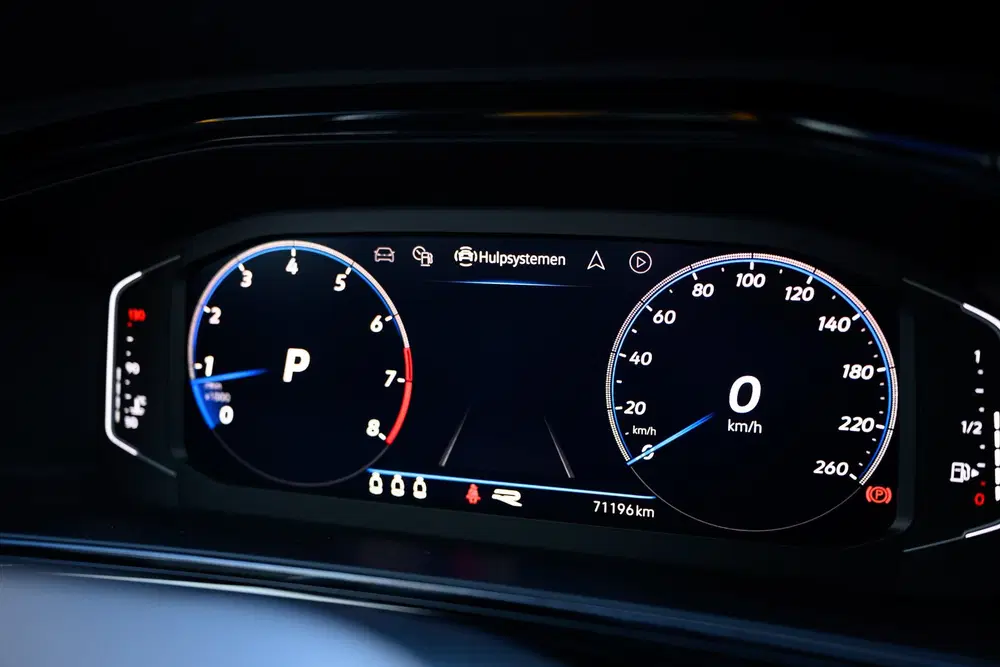 Volkswagen T-Roc 1.5 TSI R-Line Pano uit 2023, foto 12