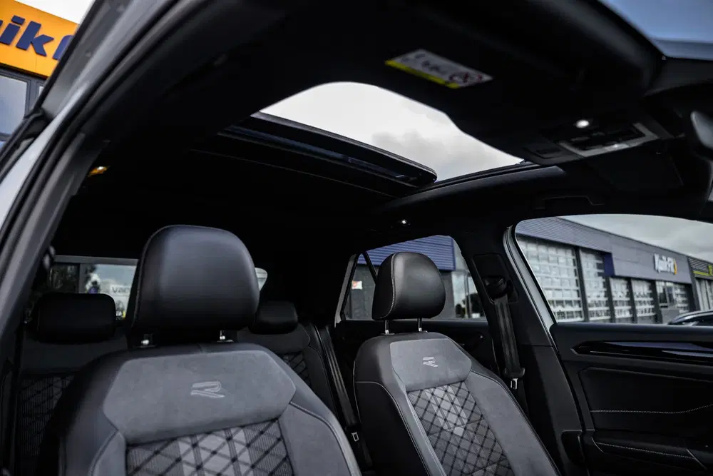 Volkswagen T-Roc 1.5 TSI R-Line Pano uit 2023, foto 14