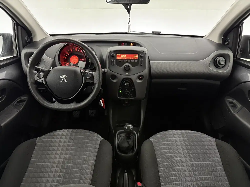 Peugeot 108 1.0 e-VTi Active uit 2022, foto 2
