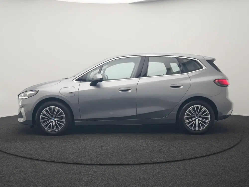BMW 2-serie 2 Serie Active Tourer 225e xDrive Luxury L uit 2023, foto 2
