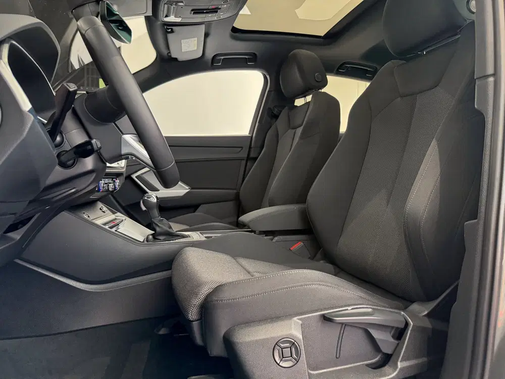 Audi Q3 35 TFSI S-Line Stuurverwarming uit 2024, foto 14