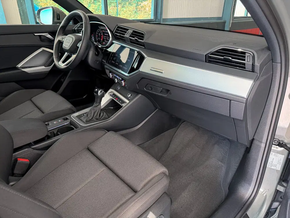 Audi Q3 35 TFSI S-Line Stuurverwarming uit 2024, foto 15