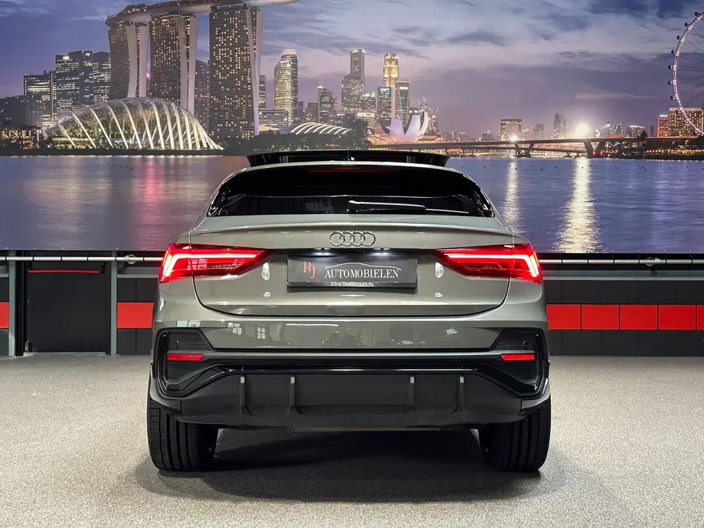 Audi Q3 35 TFSI S-Line Stuurverwarming uit 2024, foto 6