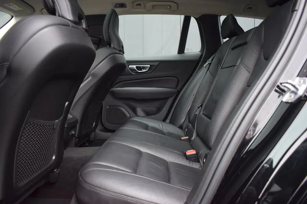 Volvo V60 2.0 T5 250pk Automaat Inscription Zwart Le uit 2019, foto 8