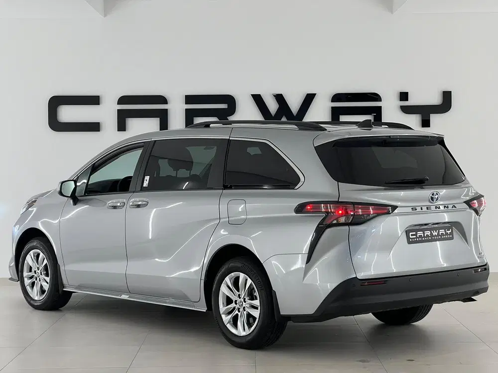 Toyota Highlander Sienna 2.5 Hybrid Luxe XLE (bj 2022) uit 2022, foto 3