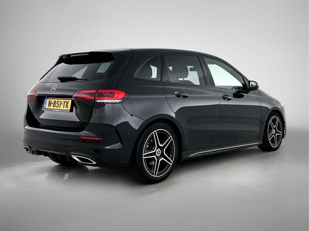 Mercedes-Benz B-Klasse 180 AMG Nightpakket uit 2022, foto 3