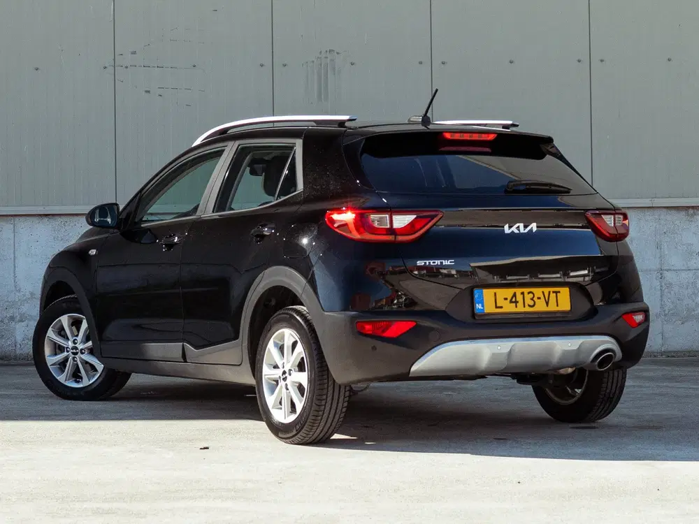 Kia Stonic 1.0 T-GDi MHEV DynamicLine 101 pk (2021) uit 2021, foto 2