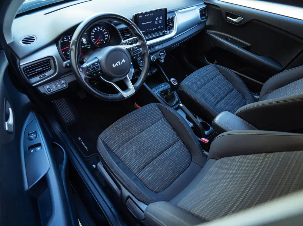Kia Stonic 1.0 T-GDi MHEV DynamicLine 101 pk (2021) uit 2021, foto 4