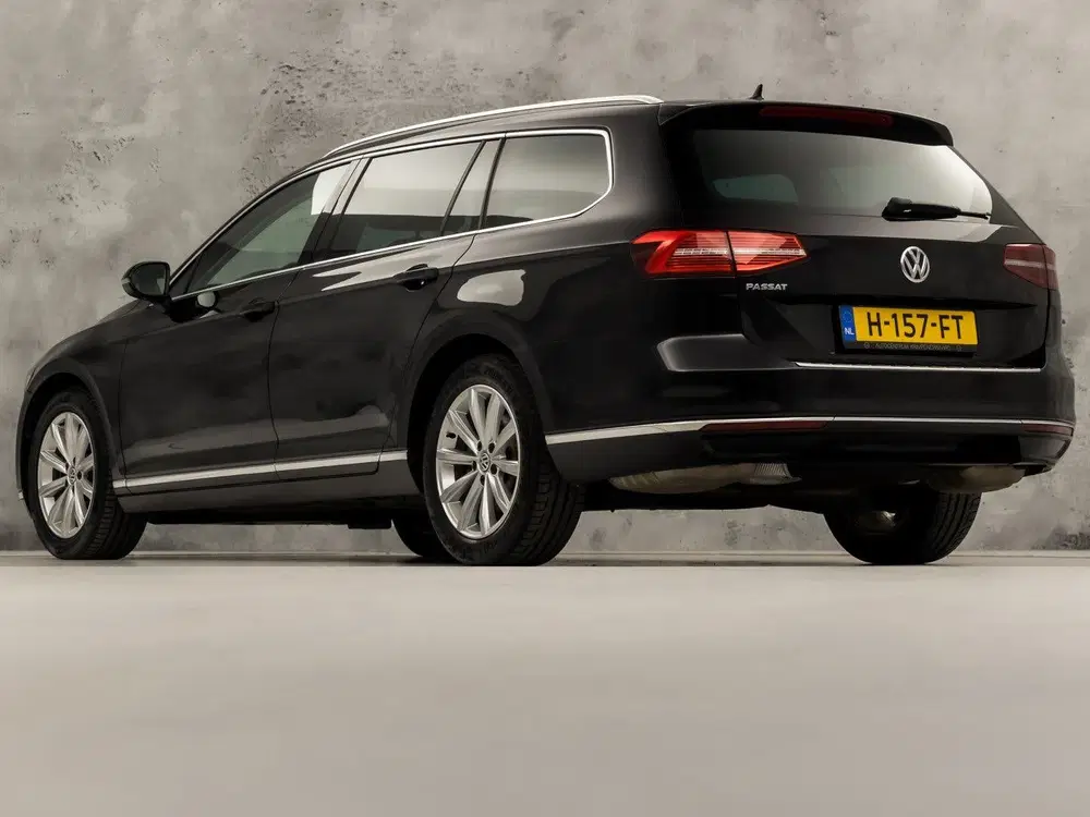 Volkswagen Passat 1.5 TSI Highline Sportline 150Pk A uit 2019, foto 3