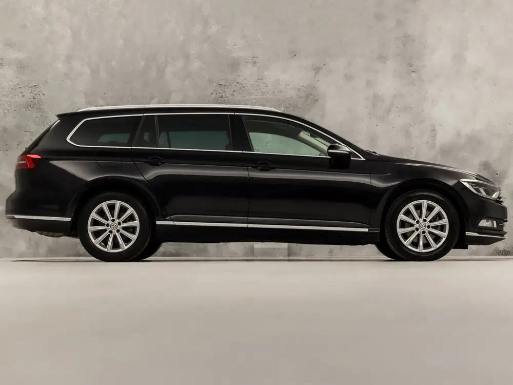 Volkswagen Passat 1.5 TSI Highline Sportline 150Pk A uit 2019, foto 4