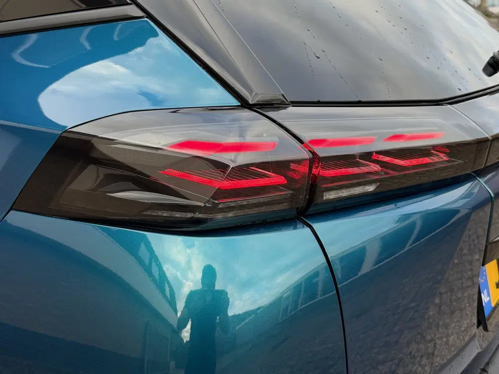 Peugeot 2008 1.2 Hybrid 145 Allure Automaat uit 2026, foto 8