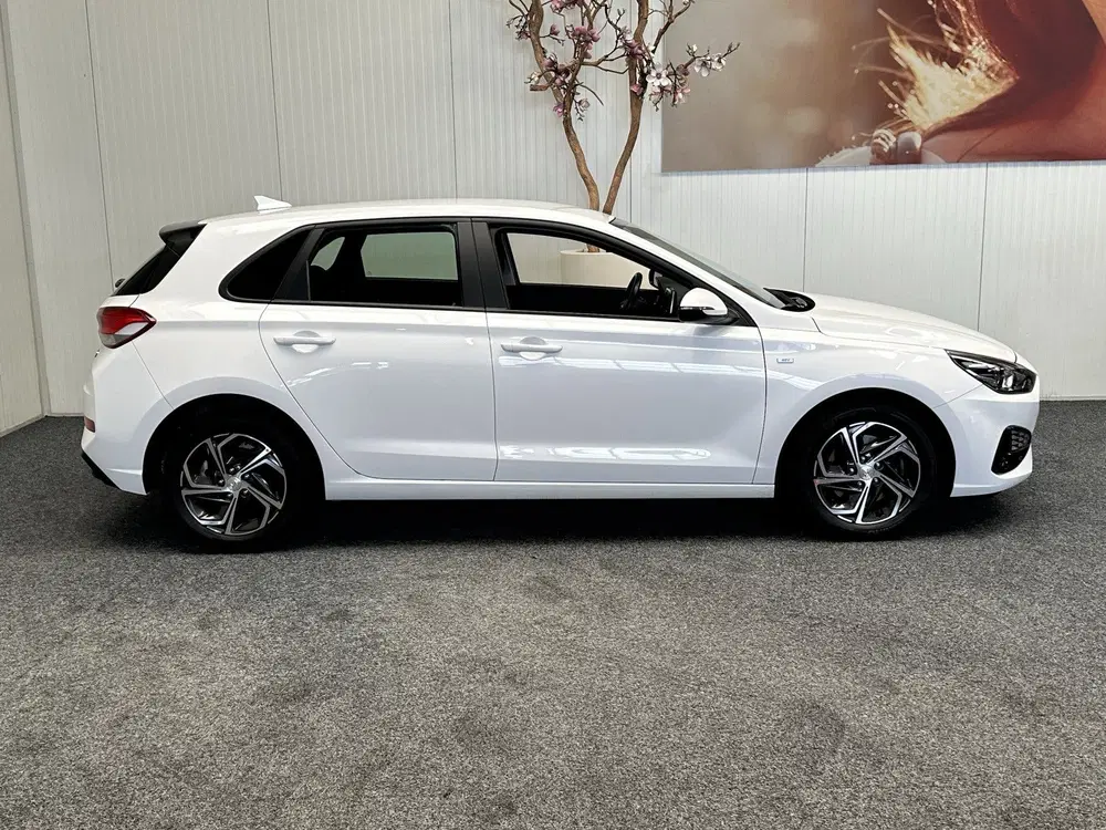 Hyundai i30 1.0 T-GDi MHEV COMFORT AUTOMAAT CRUISE CON uit 2023, foto 9