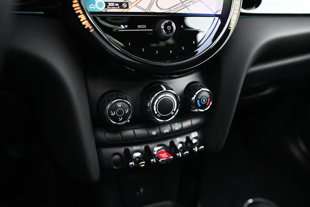 Mini Hatchback One Classic uit 2022, foto 10