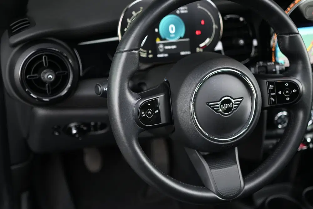 Mini Hatchback One Classic uit 2022, foto 15