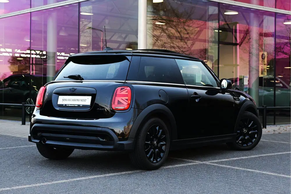Mini Hatchback One Classic uit 2022, foto 2