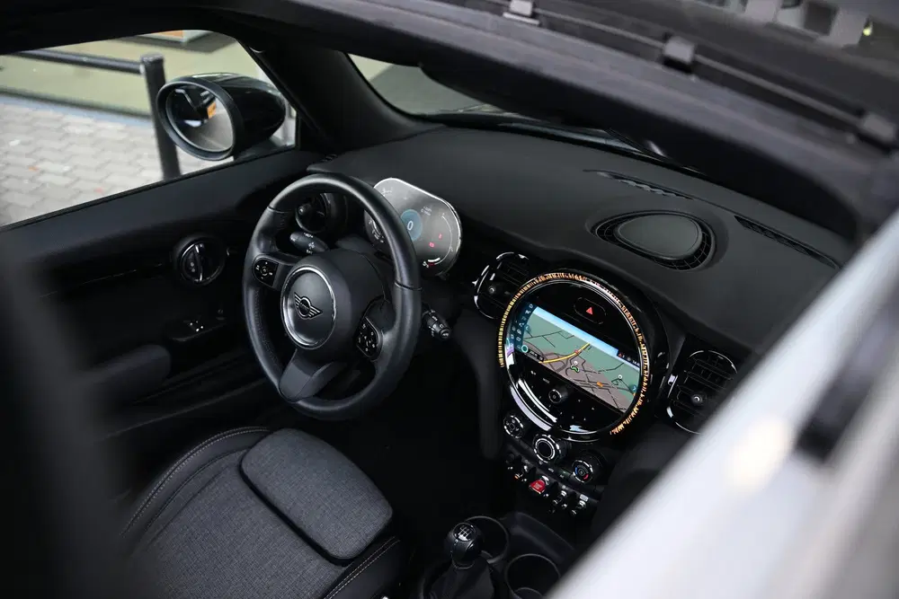 Mini Hatchback One Classic uit 2022, foto 4