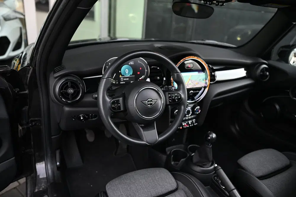 Mini Hatchback One Classic uit 2022, foto 6