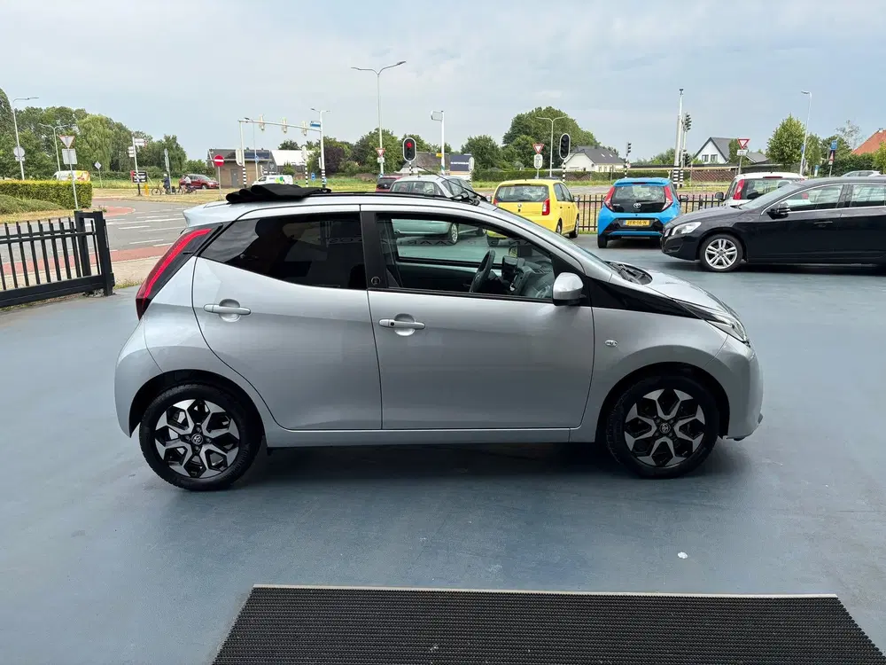 Toyota Aygo 1.0 VVT-i x-joy OPENDAK AUTOMAAT AIRCO uit 2021, foto 6