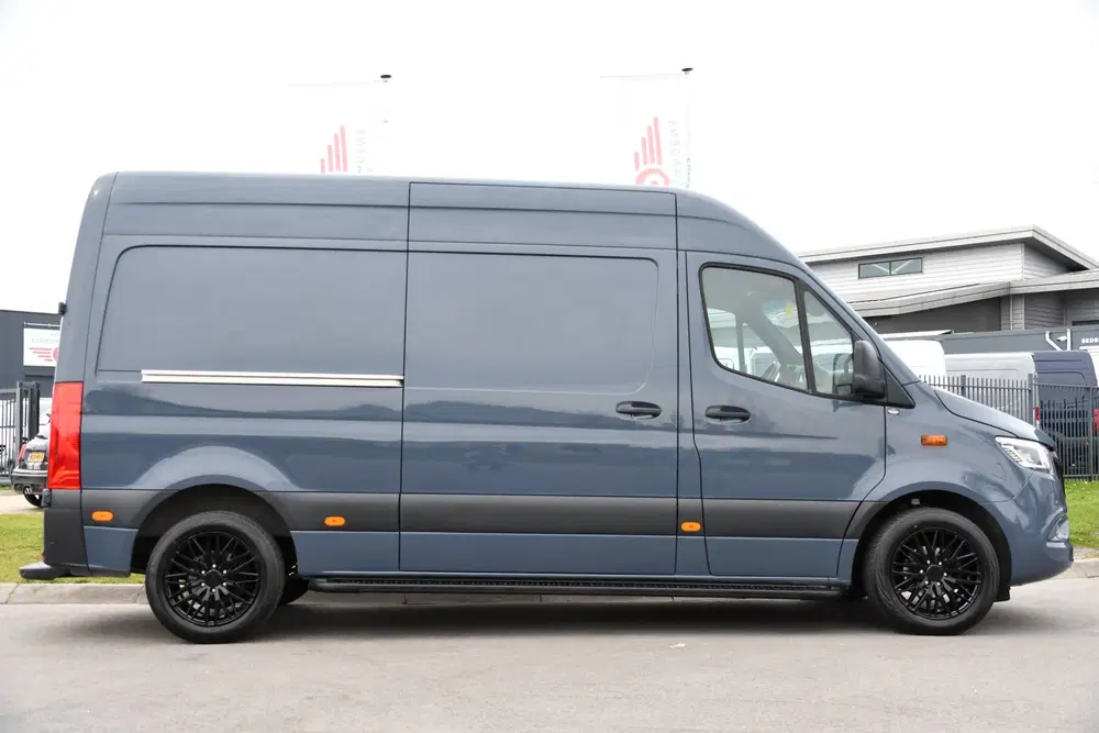 Mercedes-Benz Sprinter 315 1.9 CDI L2H2 AMG Edition Adaptiev uit 2022, foto 11