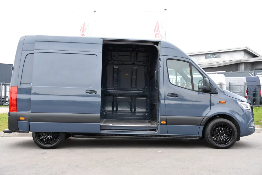 Mercedes-Benz Sprinter 315 1.9 CDI L2H2 AMG Edition Adaptiev uit 2022, foto 12