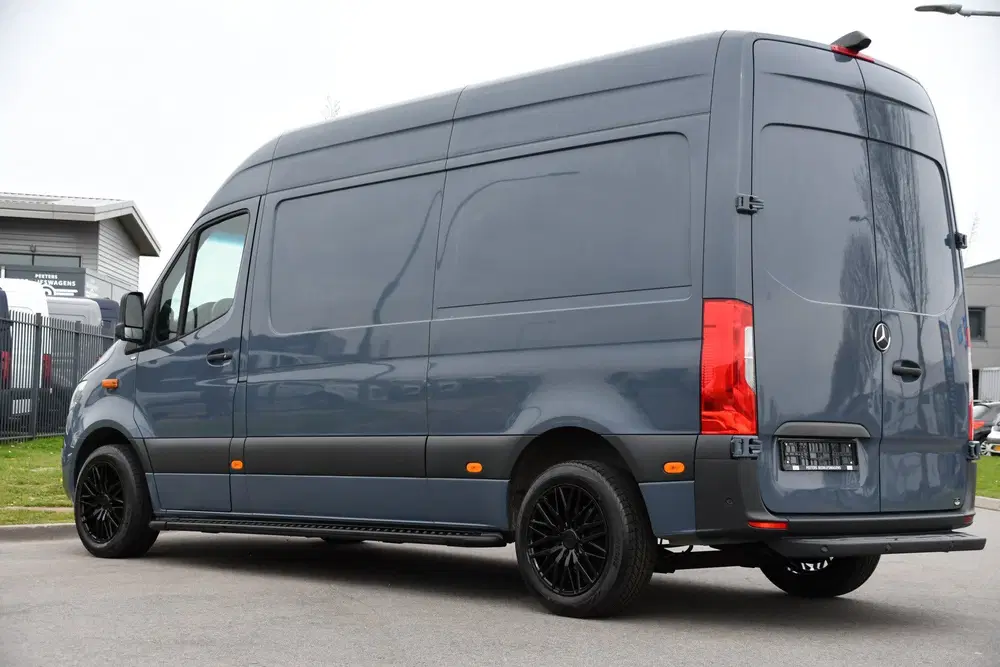 Mercedes-Benz Sprinter 315 1.9 CDI L2H2 AMG Edition Adaptiev uit 2022, foto 3