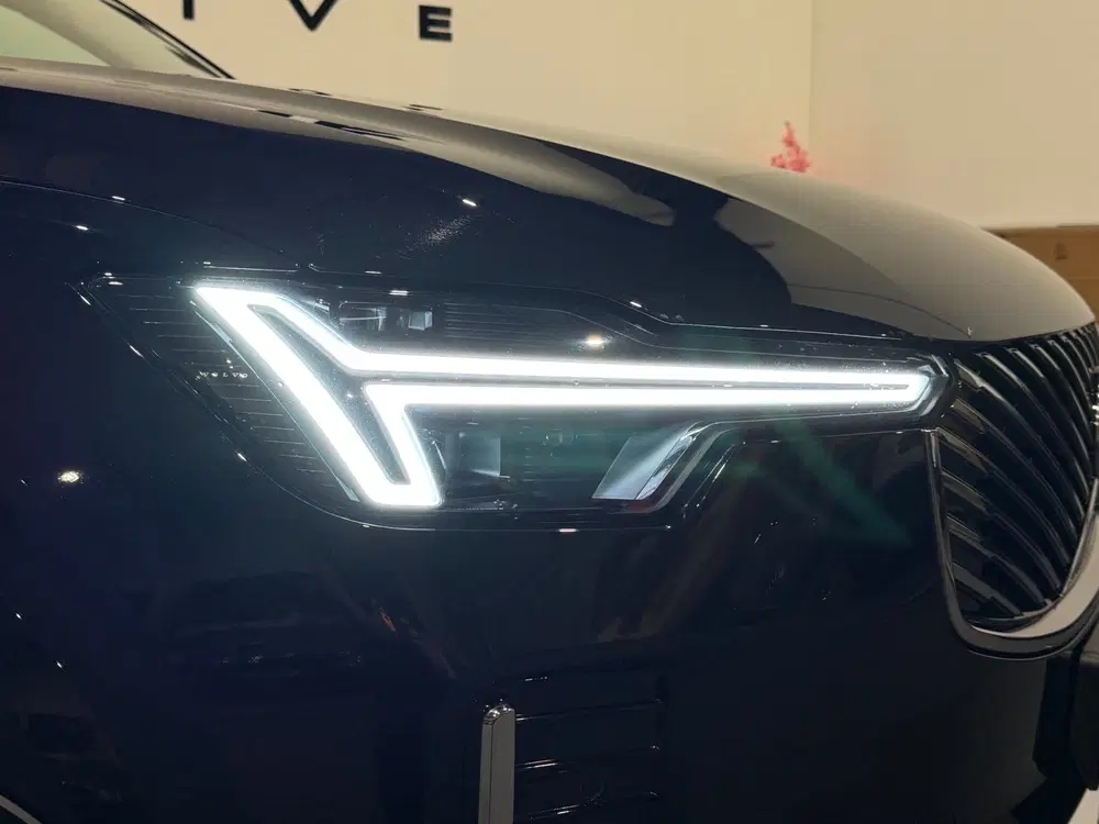 Volvo XC90 2.0 T8 Plug-in hybrid AWD Plus Bright PANO uit 2025, foto 11