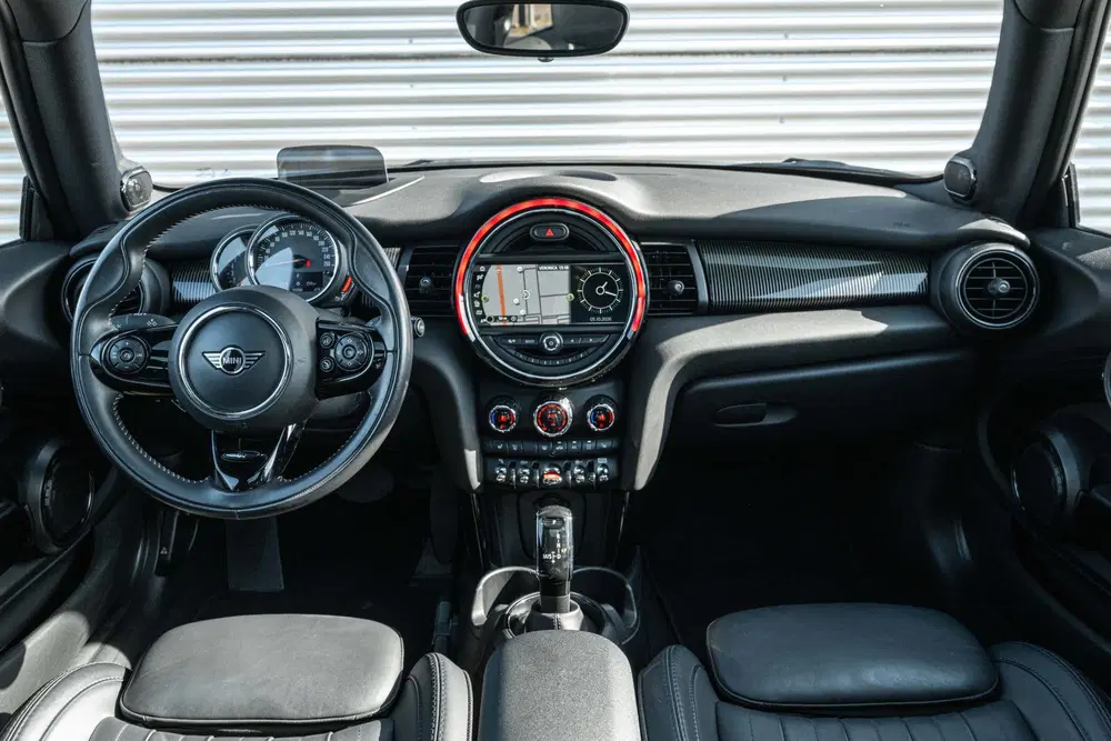 Mini Hatchback Cooper Automaat uit 2020, foto 9