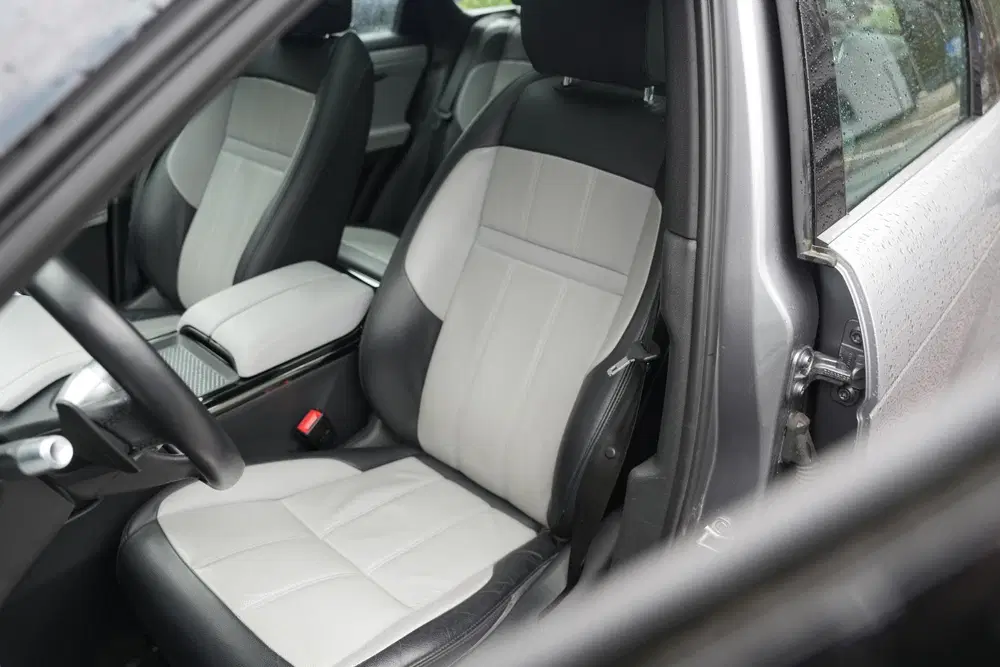 Land Rover Range Rover Evoque 2.0 P200 AWD R-Dynamic S Open uit 2020, foto 4