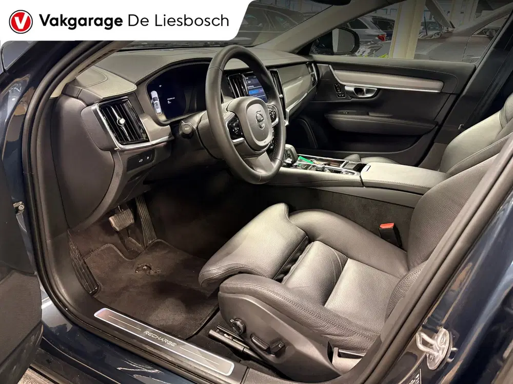 Volvo V90 2.0 T8 Plug-in hybrid AWD Ultimate Dark uit 2023, foto 12