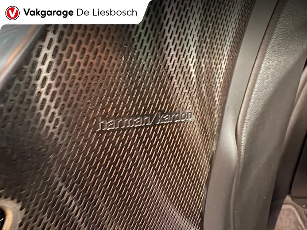 Volvo V90 2.0 T8 Plug-in hybrid AWD Ultimate Dark uit 2023, foto 14