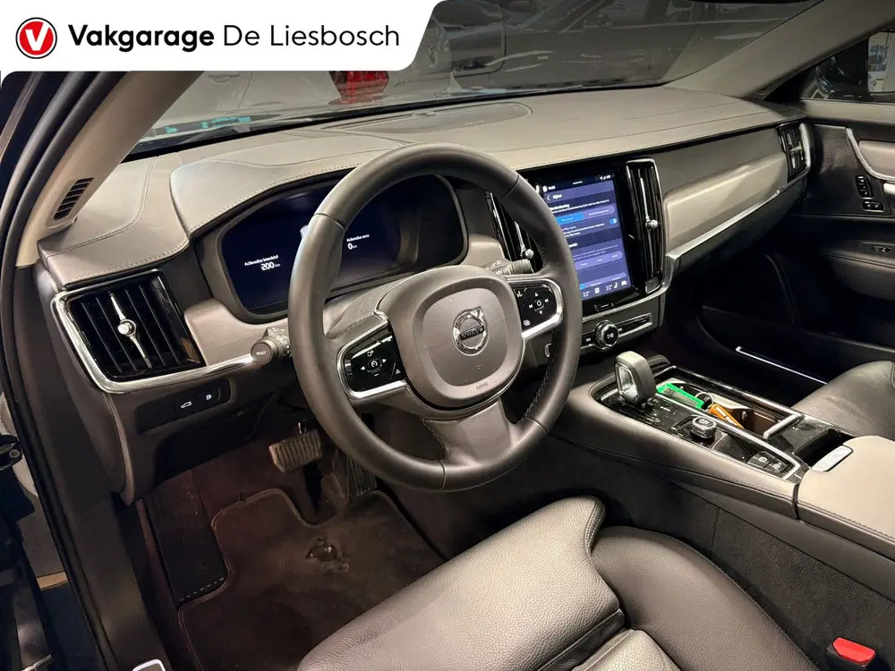 Volvo V90 2.0 T8 Plug-in hybrid AWD Ultimate Dark uit 2023, foto 15