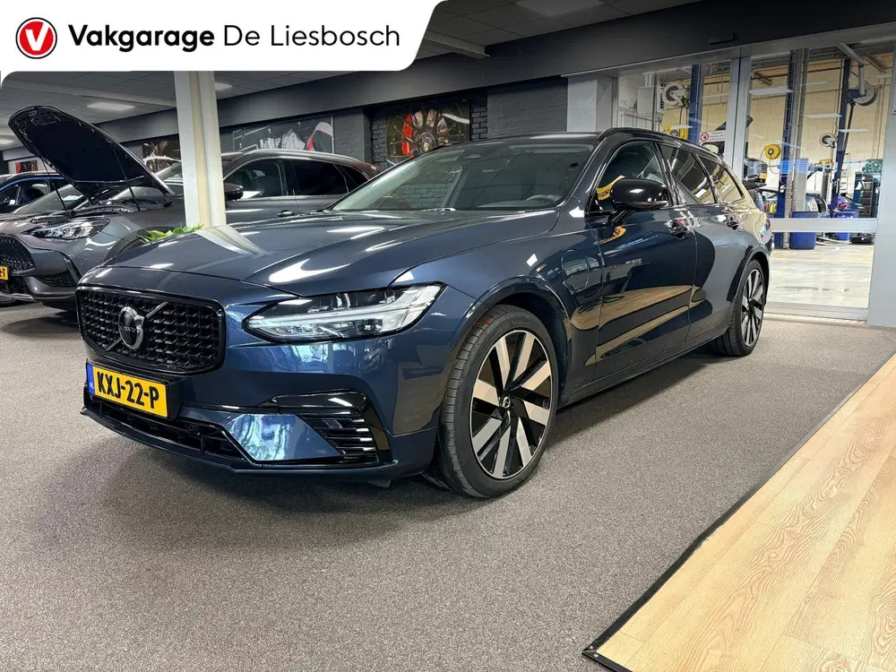 Volvo V90 2.0 T8 Plug-in hybrid AWD Ultimate Dark uit 2023, foto 2