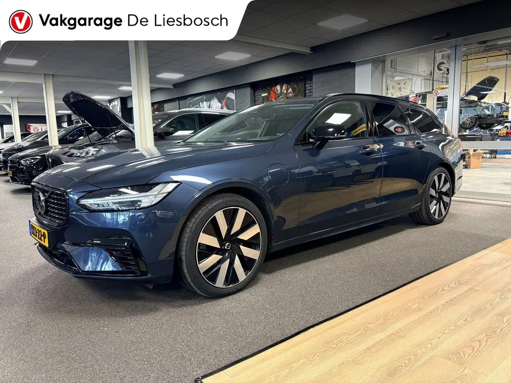 Volvo V90 2.0 T8 Plug-in hybrid AWD Ultimate Dark uit 2023, foto 3