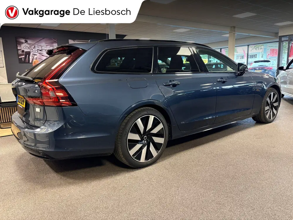 Volvo V90 2.0 T8 Plug-in hybrid AWD Ultimate Dark uit 2023, foto 5