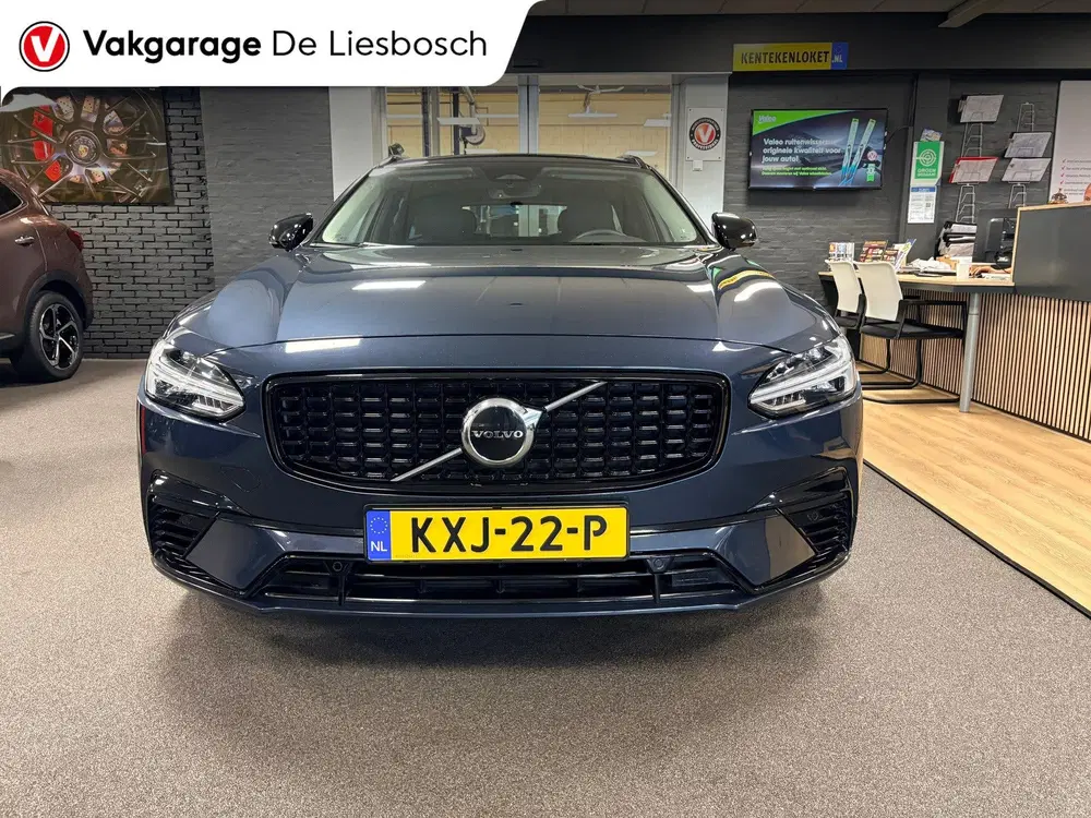Volvo V90 2.0 T8 Plug-in hybrid AWD Ultimate Dark uit 2023, foto 7