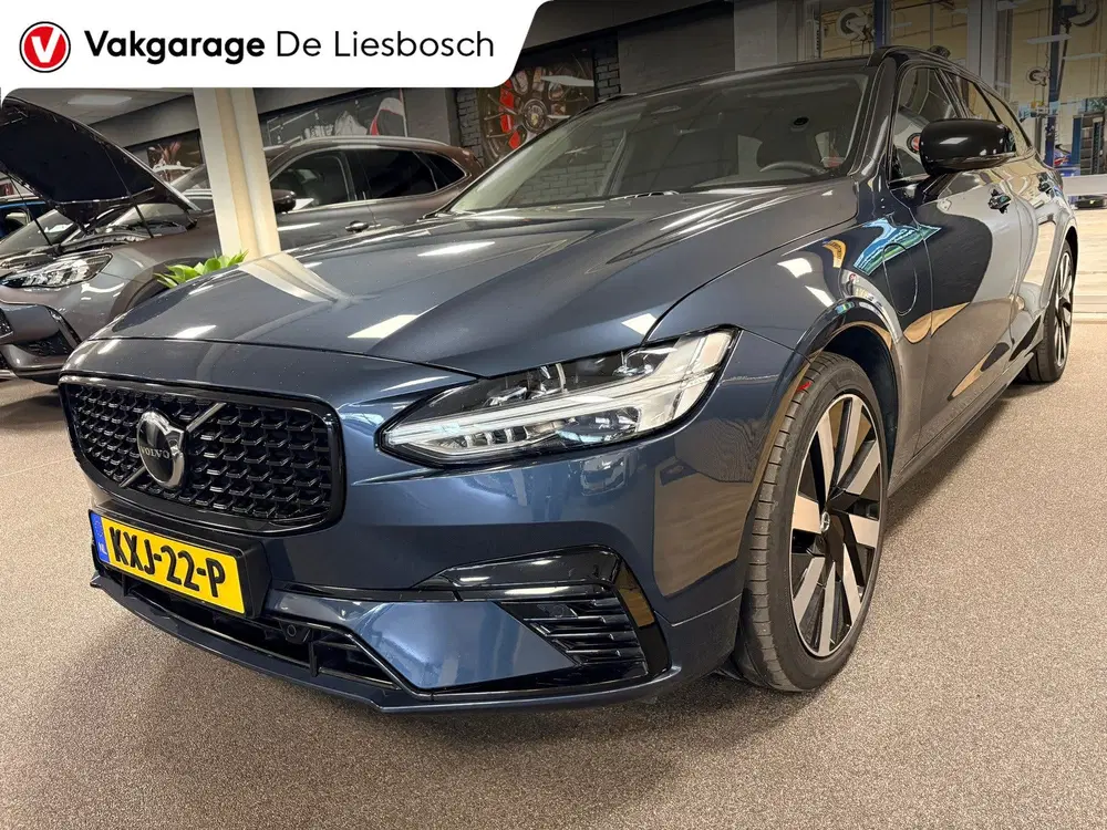Volvo V90 2.0 T8 Plug-in hybrid AWD Ultimate Dark uit 2023, foto 8
