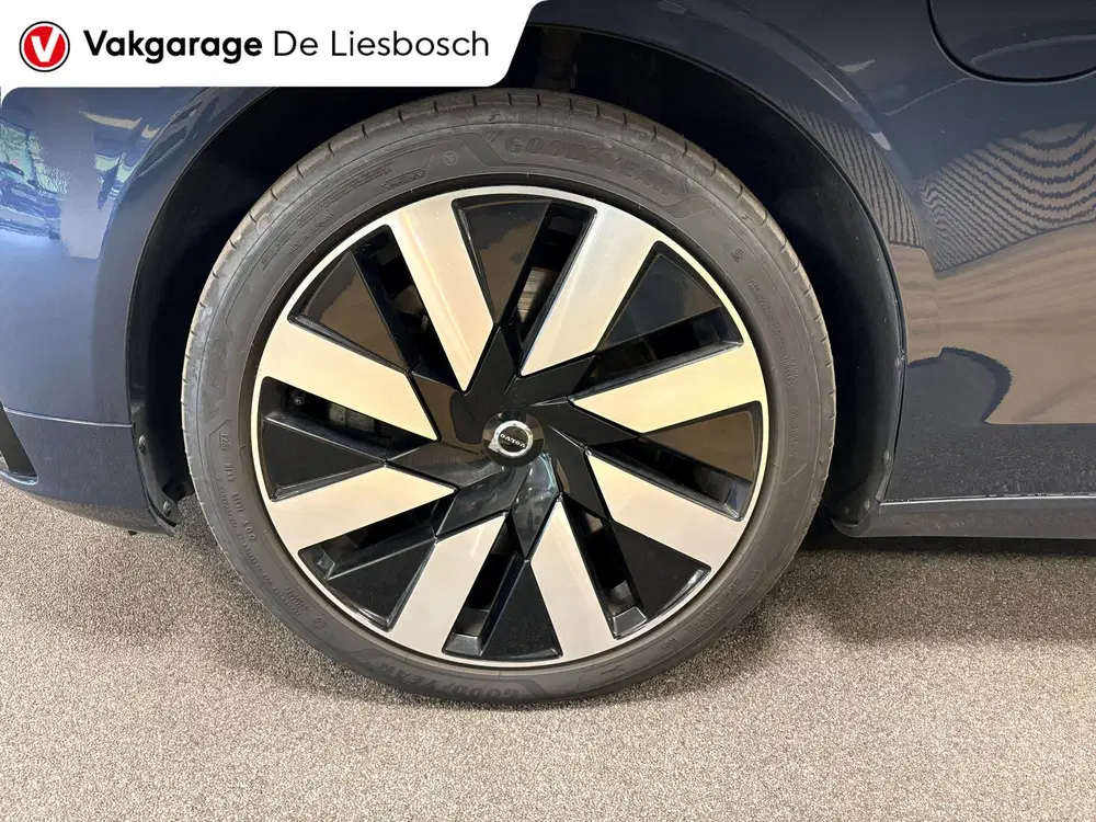 Volvo V90 2.0 T8 Plug-in hybrid AWD Ultimate Dark uit 2023, foto 9