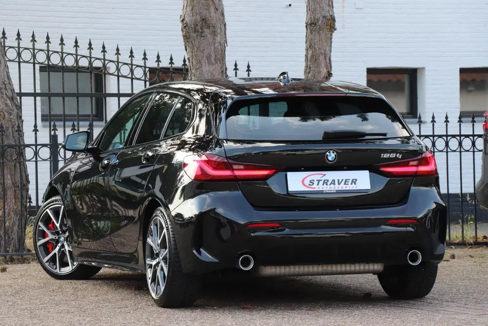 BMW 1-serie 128ti Executive uit 2021, foto 3