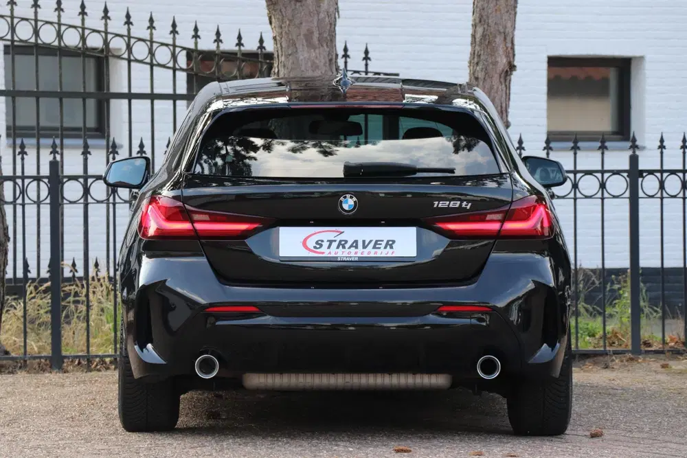 BMW 1-serie 128ti Executive uit 2021, foto 4