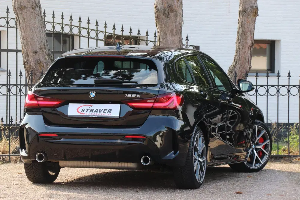 BMW 1-serie 128ti Executive uit 2021, foto 5