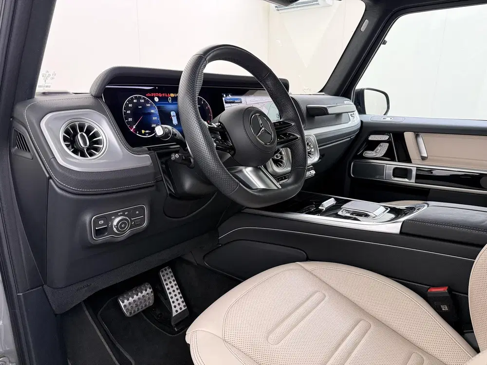 Mercedes-Benz G-Klasse 500 AMG Line uit 2024, foto 2