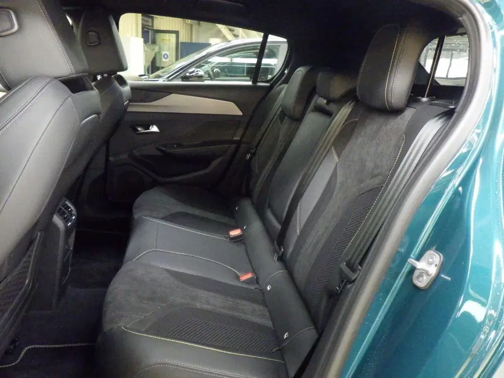 Peugeot 308 1.2 Hybrid 145 e-DCS6 GT Leder Alcantara uit 2025, foto 7