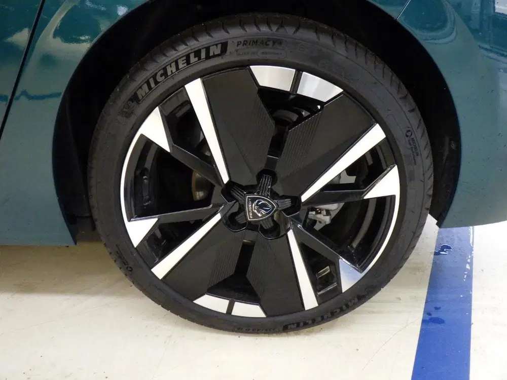 Peugeot 308 1.2 Hybrid 145 e-DCS6 GT Leder Alcantara uit 2025, foto 9