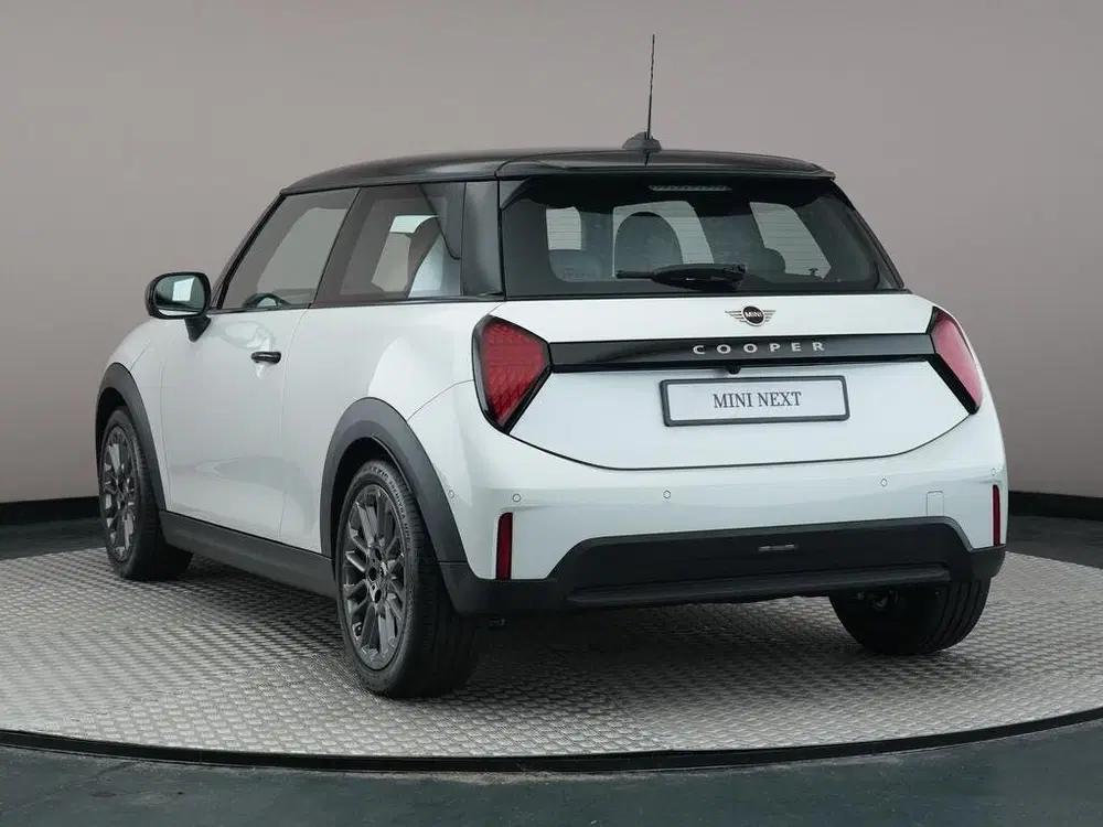 Mini Hatchback Cooper C Automaat uit 2026, foto 2