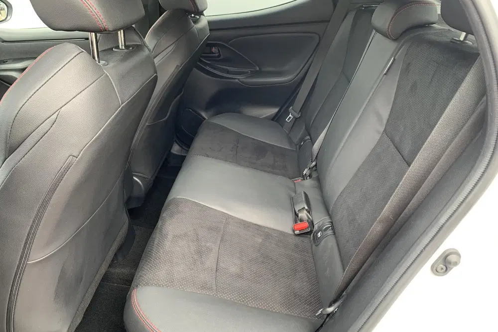Toyota Yaris 1.5 Hybrid GR Sport uit 2023, foto 7