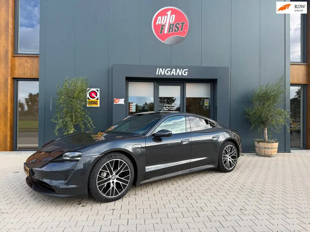 Porsche Taycan Performance 84 kWh l pano l bose l 360 cam uit 2022