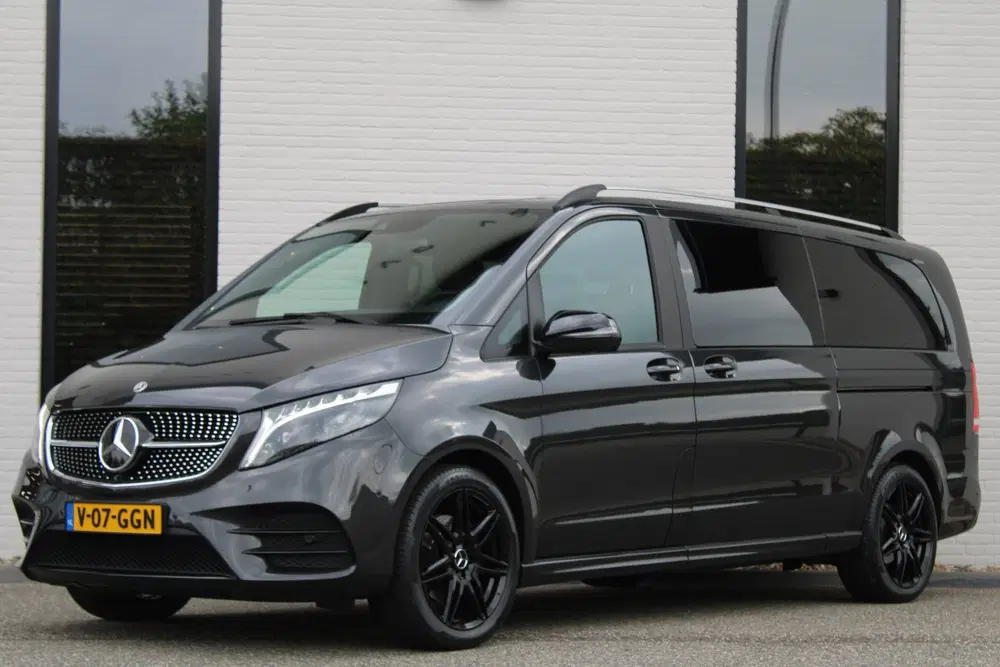 Mercedes-Benz V-Klasse 300d uit 2023, foto 2