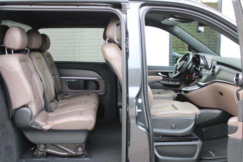 Mercedes-Benz V-Klasse 300d uit 2023, foto 4